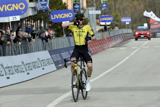 Jonas Vingegaard celebrates his victory during the 5th stage of the Tirreno Adriatico race, from Torricella Sicura to Valle Castellana, Italy, March 8, 2024. 