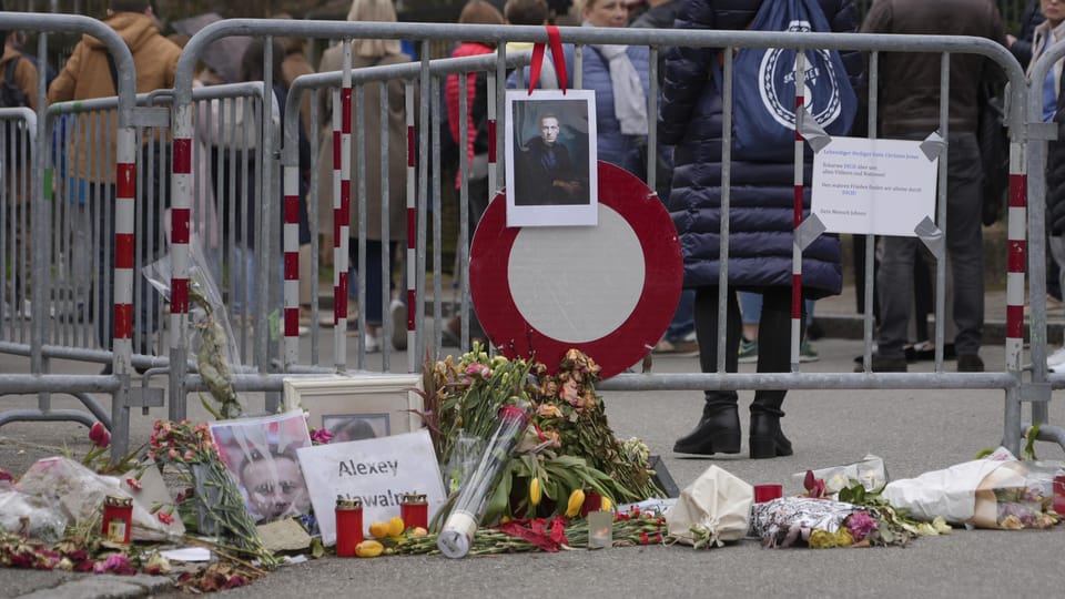 Funeral certificate for Alexei Navalny in front of the Russian embassy in Bern