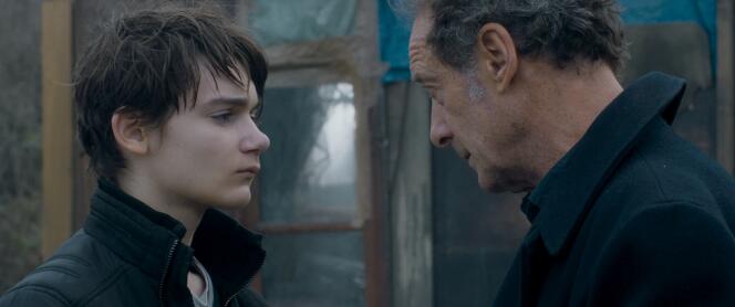 Victor (Stefan Virgil Stoica) and Jacques Romand (Vincent Lindon), in “Comme un fils”, by Nicolas Boukhrief.