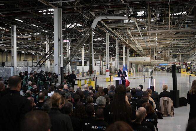 Bruno Le Maire, during a visit to the factory of the French car manufacturer Renault, in Sandouville, March 29, 2024.