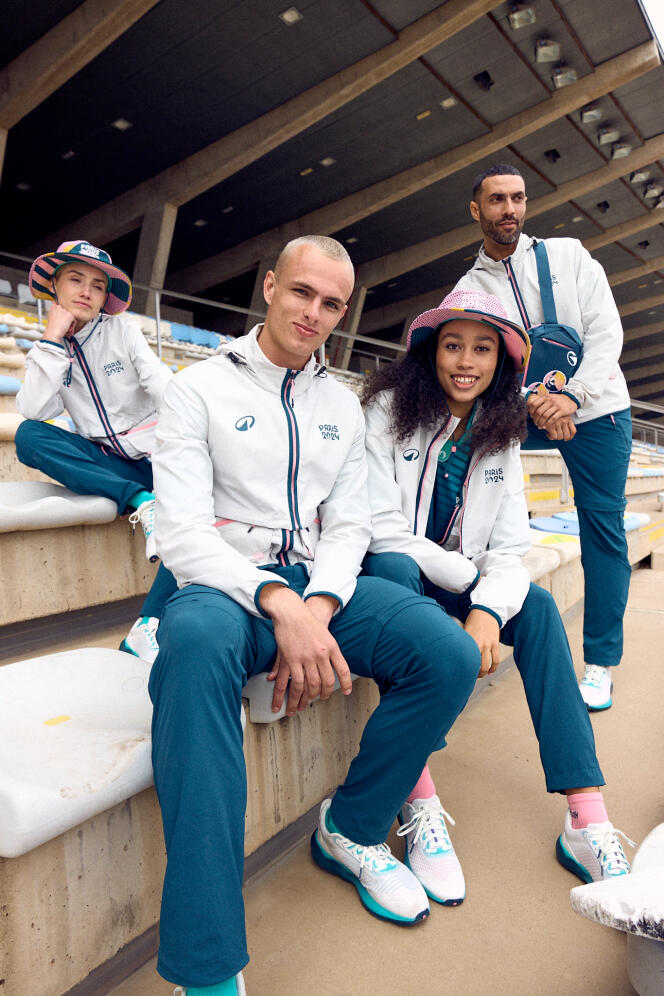 The outfits that volunteers will wear this summer during the Paris 2024 Olympic and Paralympic Games.