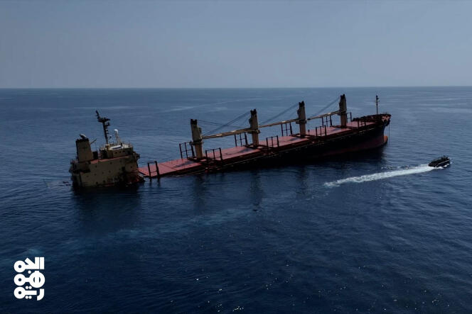 Image provided by Yemeni television channel Al-Joumhouriya on February 26, 2024 showing the cargo ship “Rubymar” sinking off the coast of Yemen.