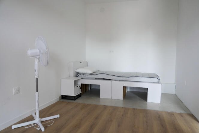 A cardboard bed, in a room in the Olympic village, in Saint-Denis (Seine-Saint-Denis), February 28, 2024.