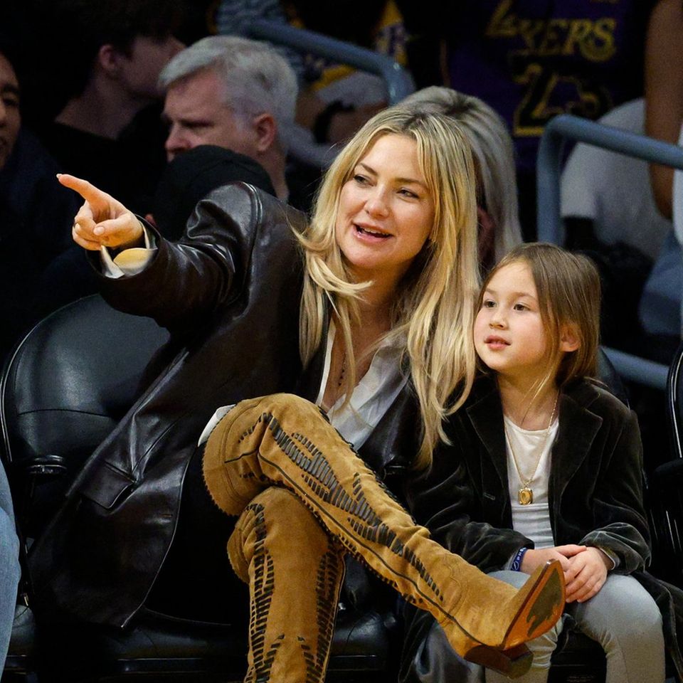 Take a look: Kate Hudson with her daughter Rani at a Los Angeles Lakers game.