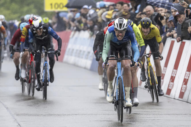 Frenchman Dorian Godon (Decathlon AG2R La Mondiale) won his second stage in the 2024 Tour de Romandie on Sunday April 28 in a sprint in the streets of Vernier (Switzerland).