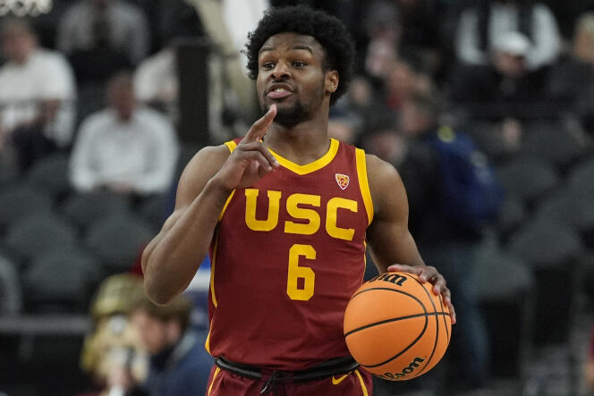 Bronny James, in the University of Southern California jersey, during a match between his team and the University of Washington, in Las Vegas (Nevada, United States), March 13, 2024.