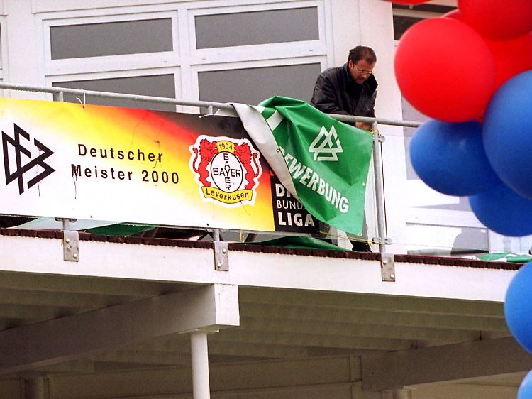 The championship banner had to be taken down again after the 34th matchday.