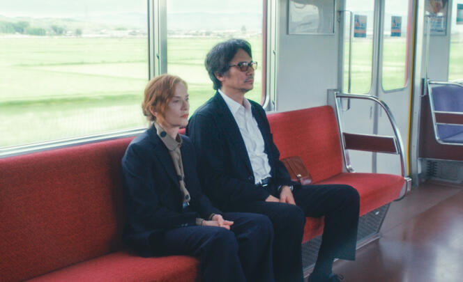 Sidonie (Isabelle Huppert) and Kenzo Mizoguchi (Tsuyoshi Ihara) in “Sidonie in Japan”, by Elise Girard.